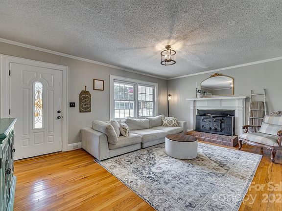 4th image of 126 Owens Ln