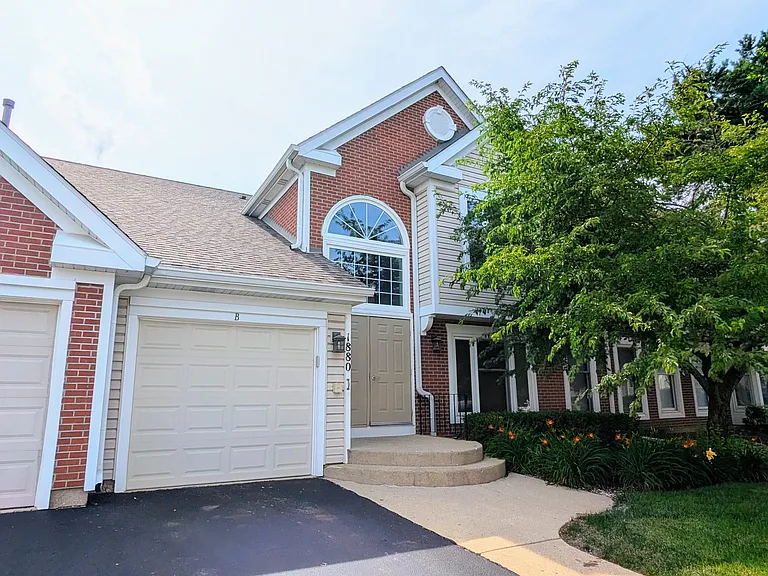 1880 Fox Run Dr #B — Photo 1