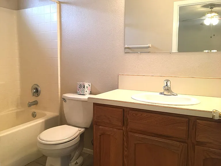 9815 S Phoenix Dr — Photo 9