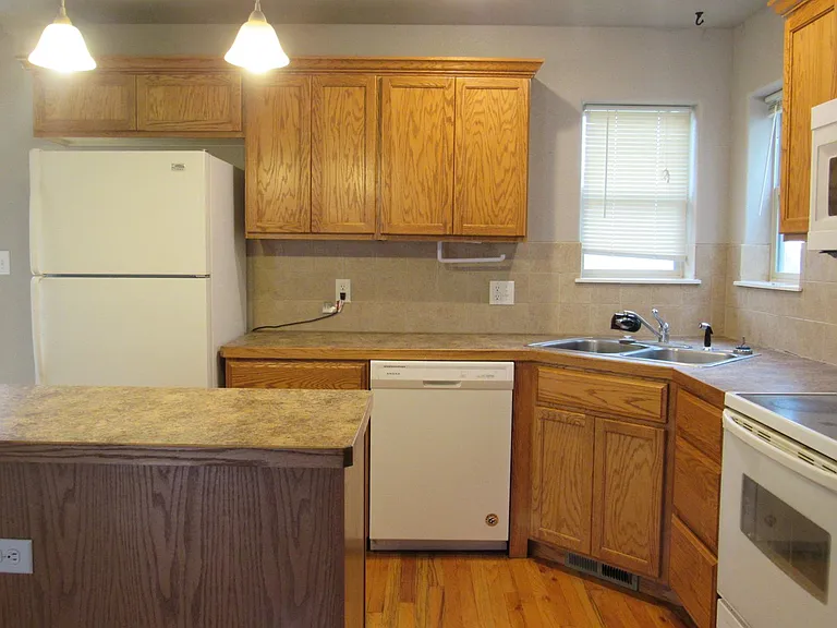 3850 Sweetbrier St — Photo 7