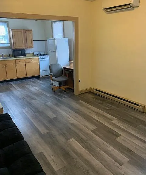 Large Kitchen and L/R, with you Heating and Air Conditioner