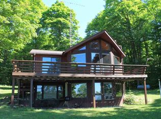 W19053 Needle Pointe Rd, Germfask, MI 49836