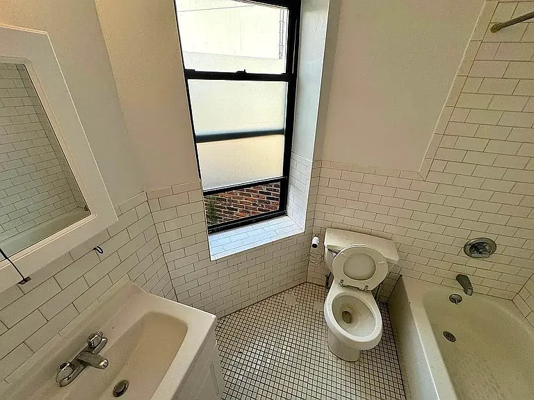 11-27 Nameoke St #3K — Photo 9