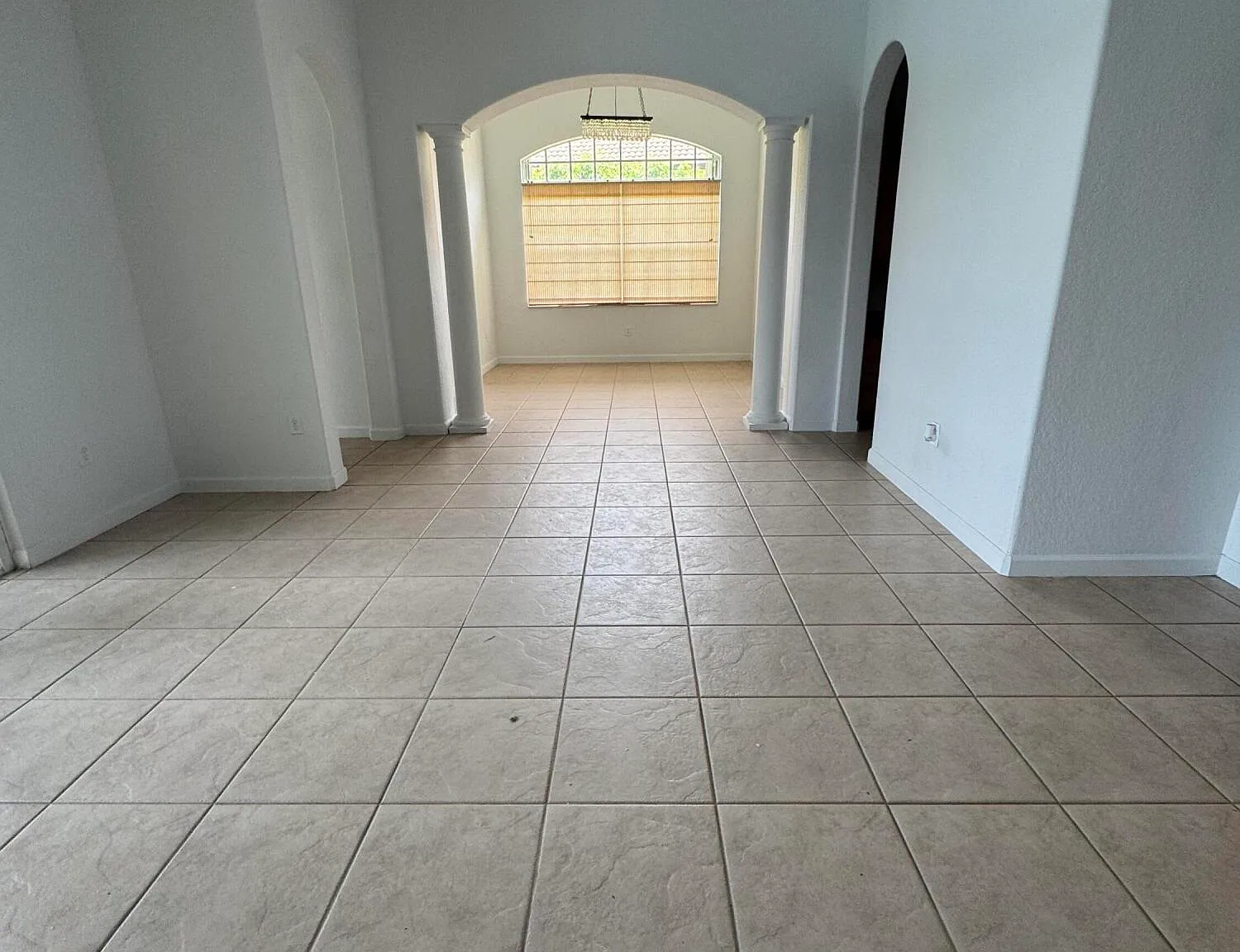 4 bed, 2.5 bath, 2506 sqft, $4,800 — Photo 3