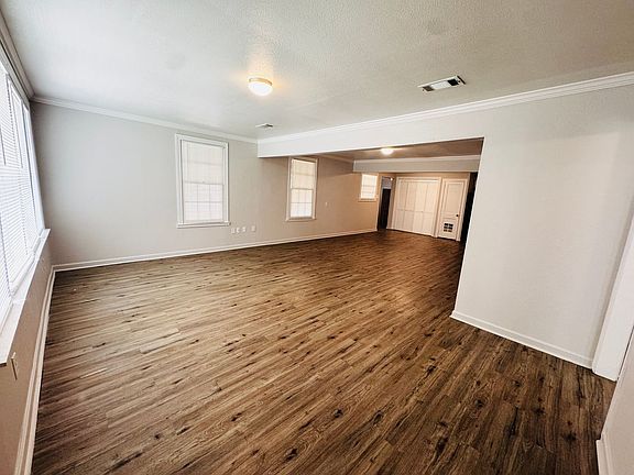 3rd image of 4431 Adams Ave