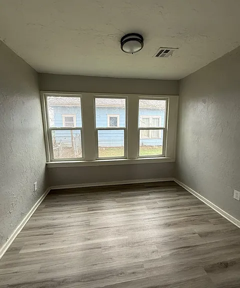 319 N McKinley Ave — Photo 12