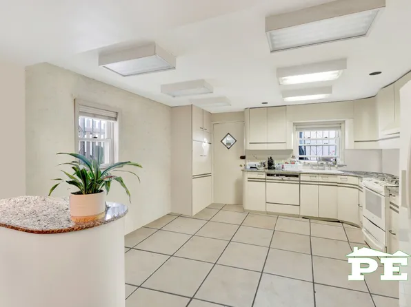 2068 Hendrickson Street image 15 of 29