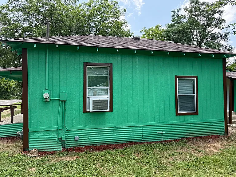 1304 E Clay St — Photo 3