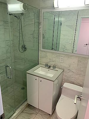 4th image of 165 E 66th St APT 5c