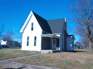 528 W 5th St, Rochester, IN 46975