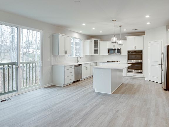 Chef worthy gourmet kitchen