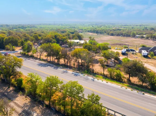 2777 Highway 21 W, Dale, TX 78616