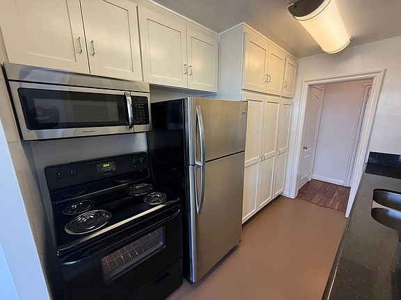 4th image of 11936 Darlington Ave APT 206