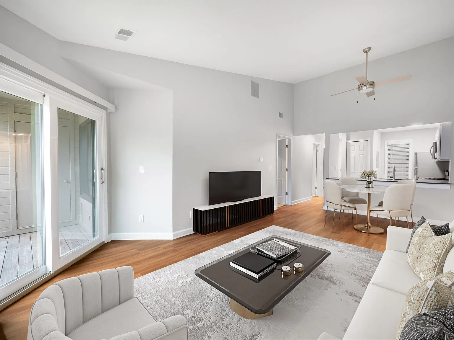 Oak Hill Apartments — Photo 4