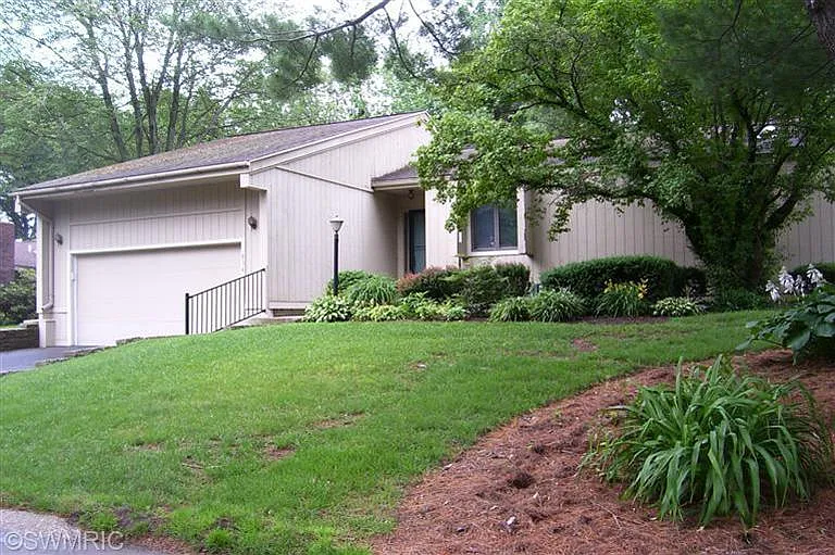 834 Brook Village Ct photo 1