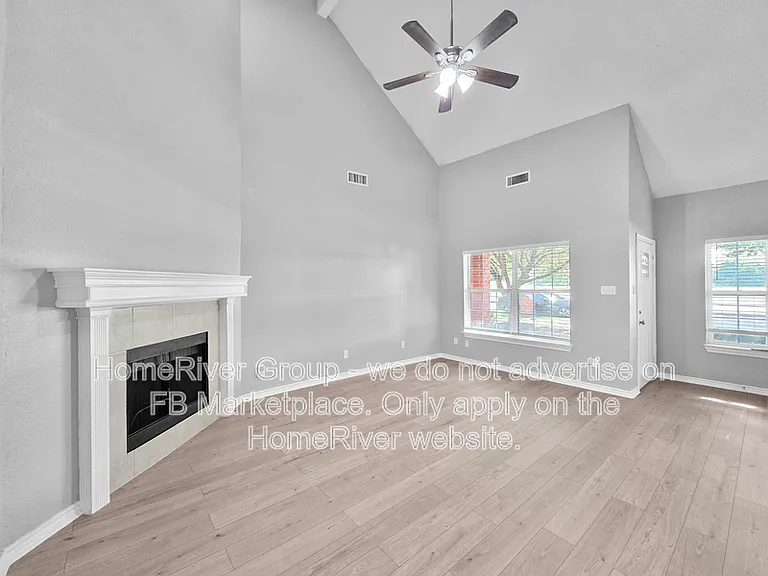 124 Clear Creek Dr — Photo 2