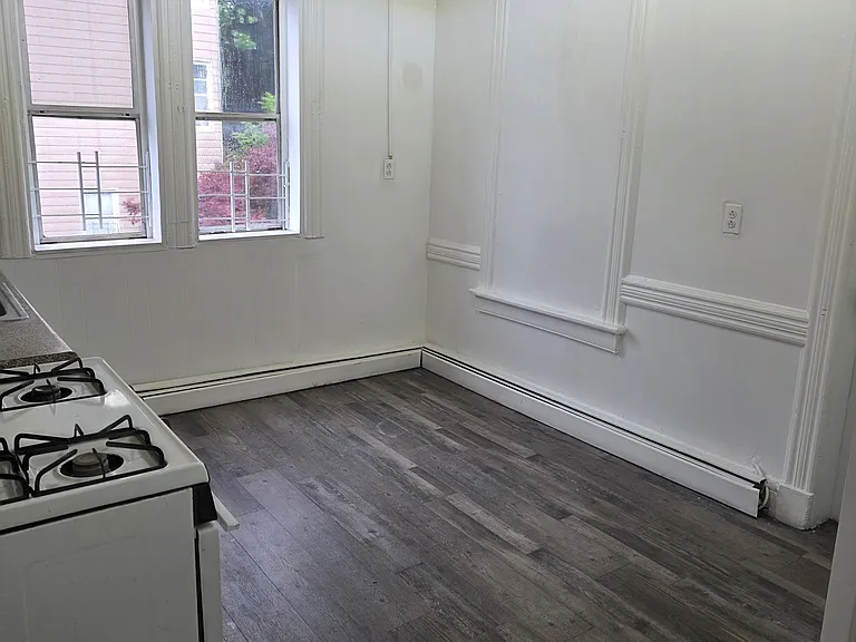 8 Garfield St #3 — Photo 3