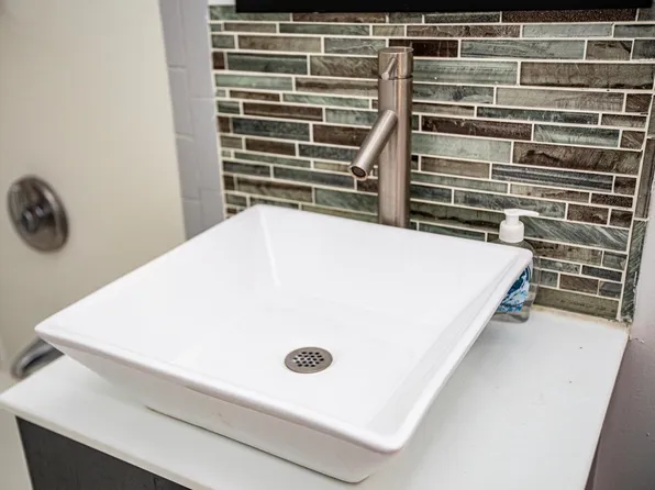 341 Monmouth Street image 13 of 23