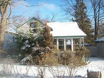 220 Holliday St photo 1