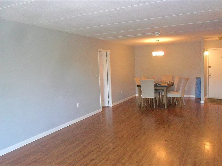 1550 Worcester Rd #528 — Photo 4
