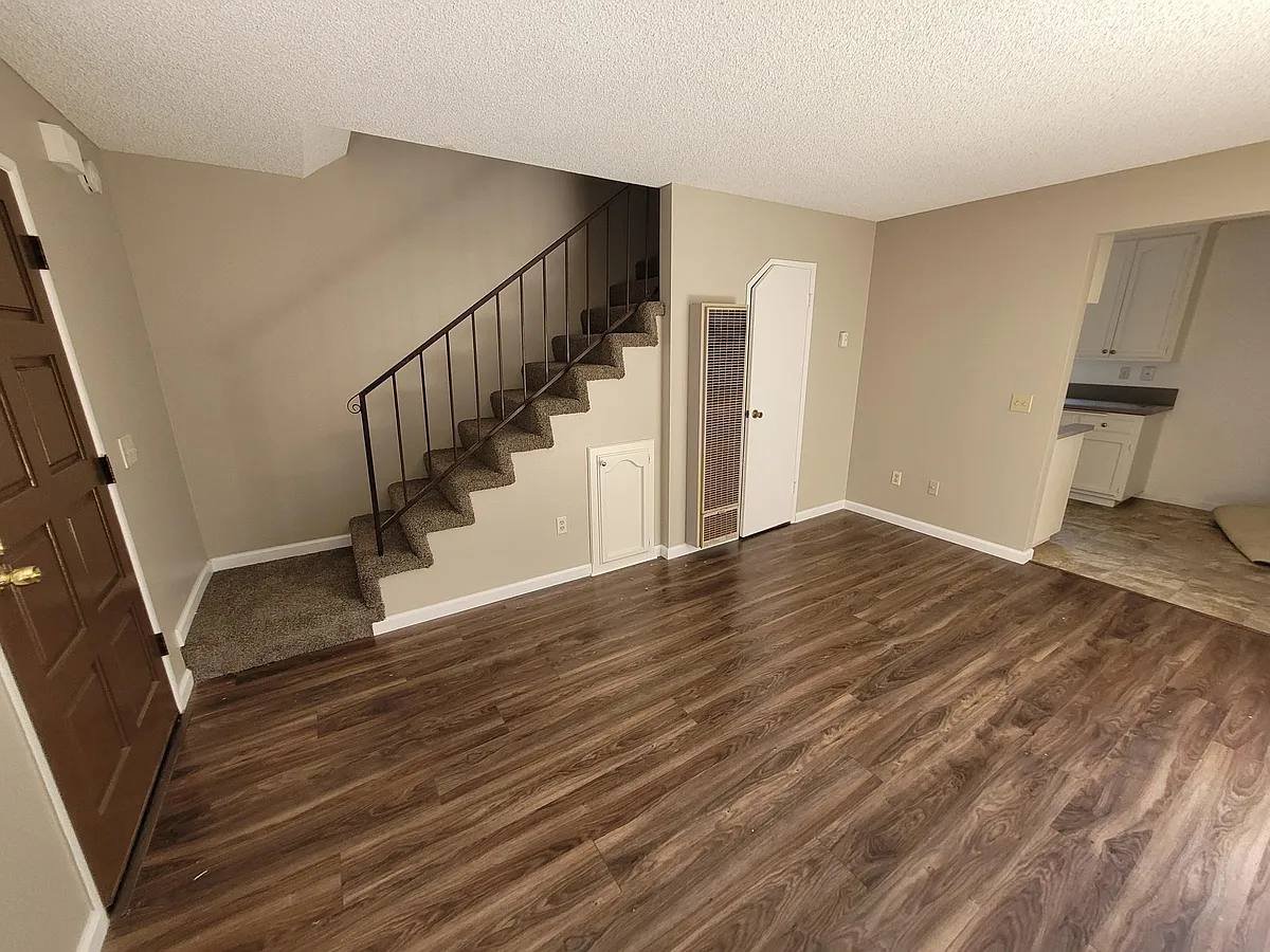 Building Photo - 214 Daisy Ave #214