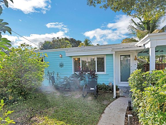 2nd image of 824 SE 12th Street