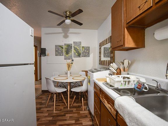 5th image of 506 3rd Ave NE