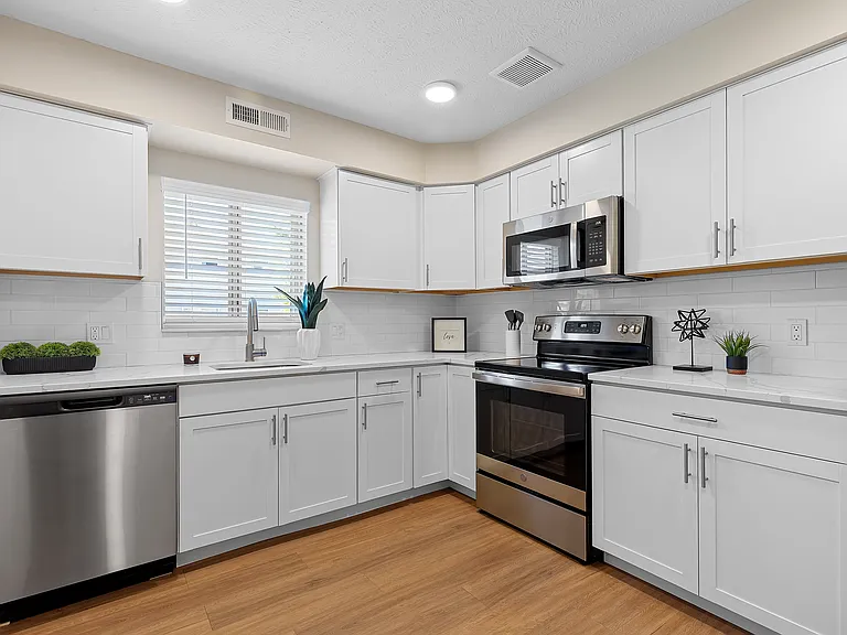Tamarac Apartments — Photo 2