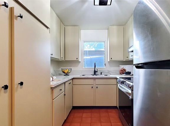 3rd image of 84-622 Kepue St