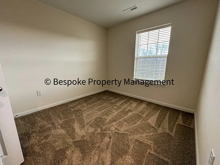 56 Dover Ct — Photo 30