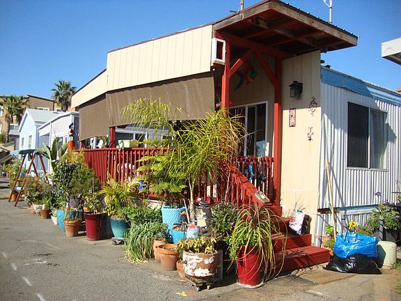 5th image of 900 N Cleveland St Spc 17