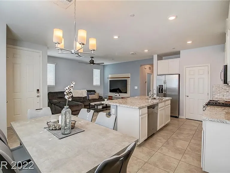 827 E Spring Estates Ave — Photo 38