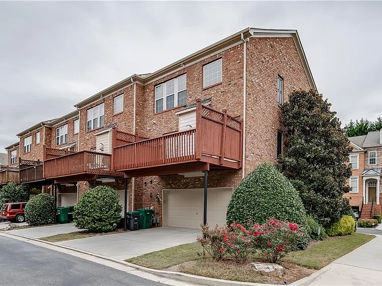 2801 Loftview Sq — Photo 37