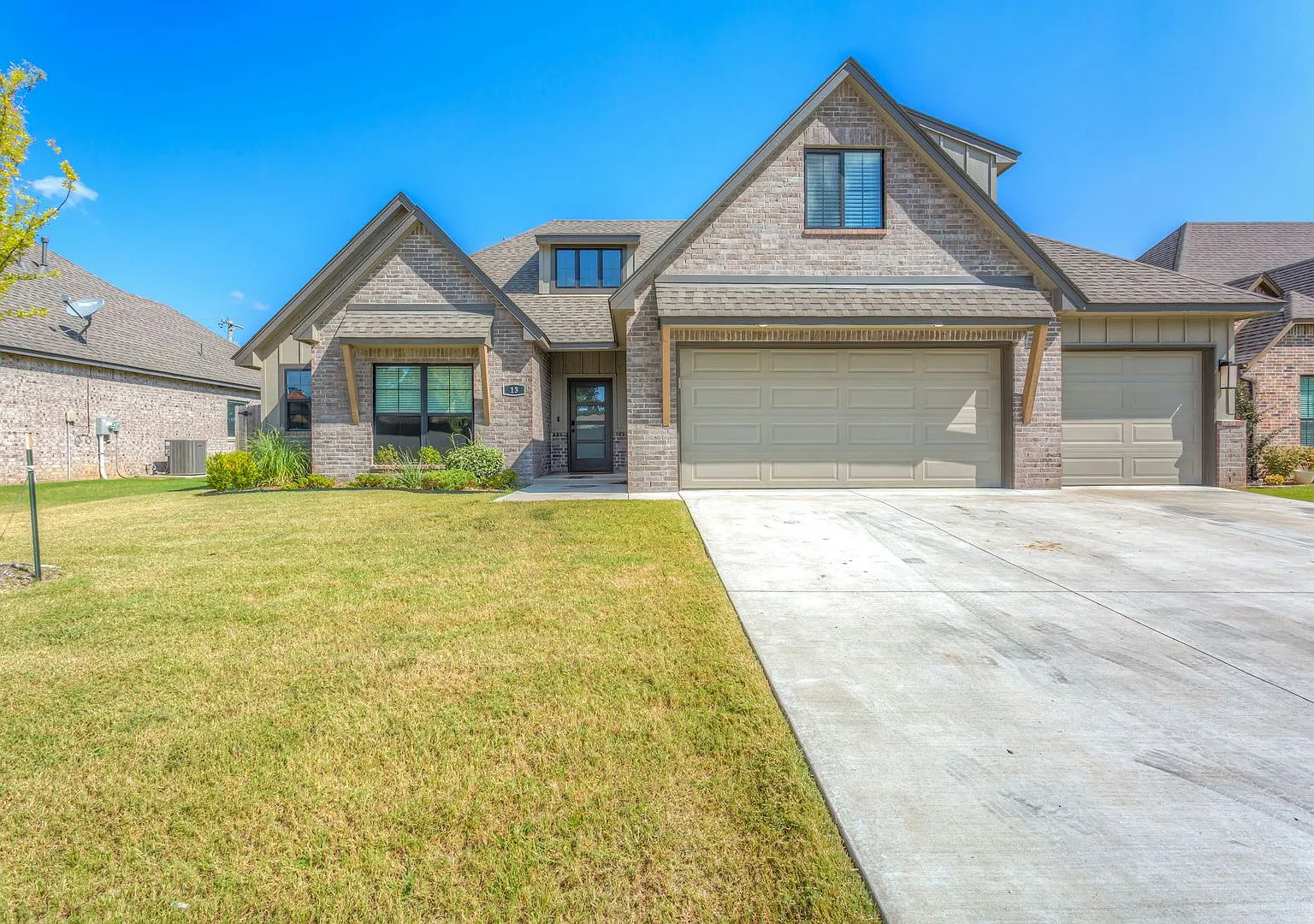 4-Bedroom Home with 3-Car Garage & Fully Fenced Yard! — Photo 1