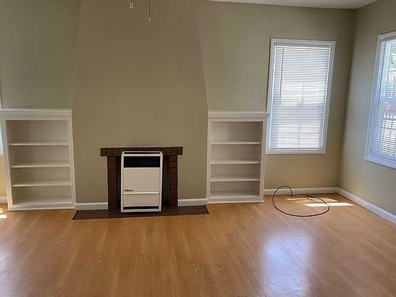 3rd image of 856 N El Molino Ave #856