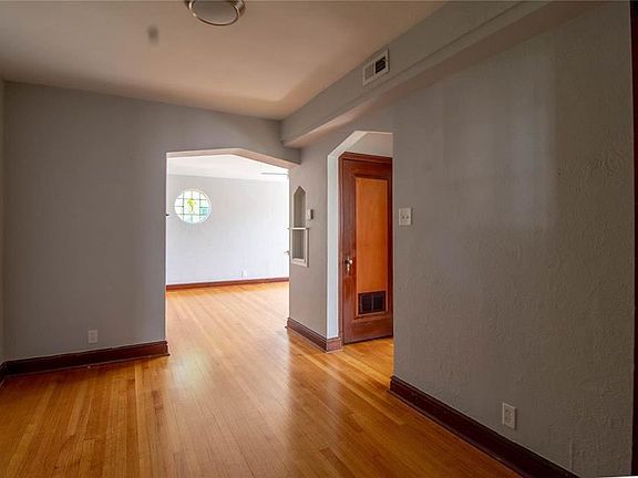 5th image of 4008 Wilmington Ave #12