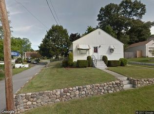 16 Cumberland St, Cumberland, RI 02864