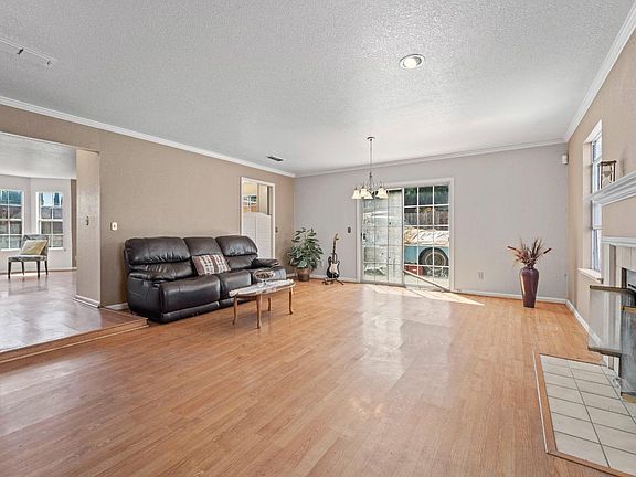 2nd image of 899 New Bedford Pl
