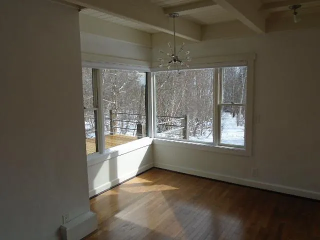 3 bed, 2431 sqft, $2,975 — Photo 4