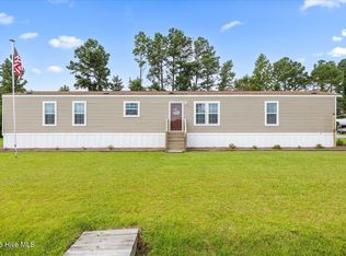 446 Chicken Neck Road, Teachey, NC 28464