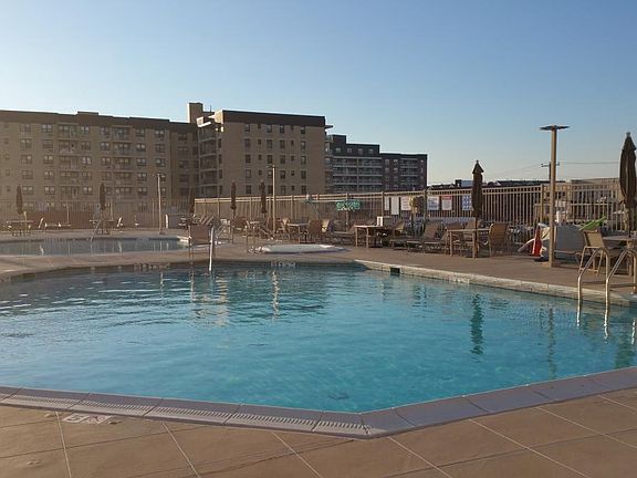 Two pools and Jacuzzi
