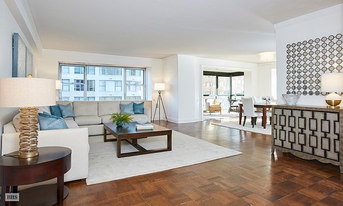1st image of 931 Lexington Ave