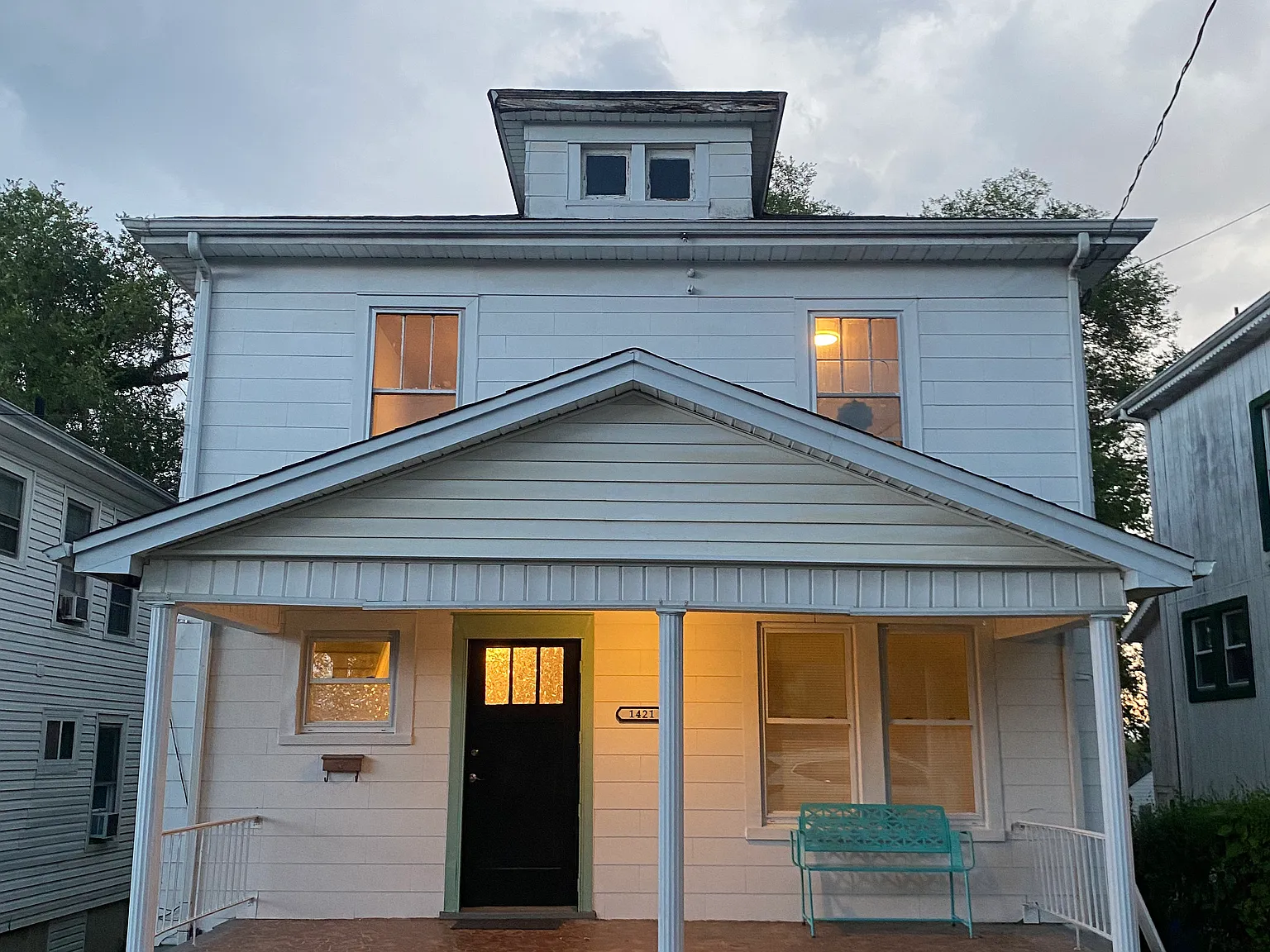 4 bed, 1.5 bath, 1700 sqft, $1,800 — Photo 2