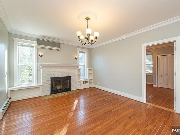 5th image of 181 Ridge Ave