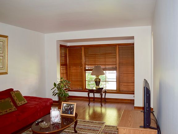 3rd image of 5325 S Lawndale Ave