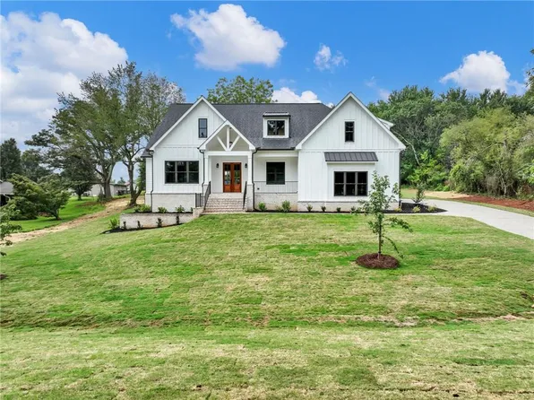5460 Parks Rd, Cumming, GA 30041