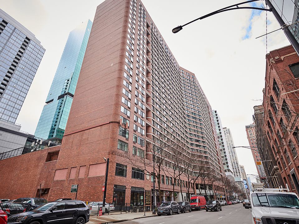 1st image of 211 E Ohio St APT 2717