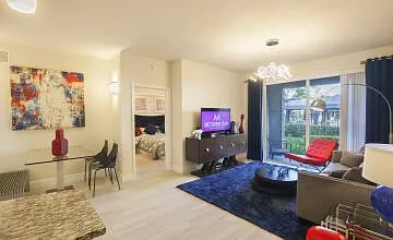 Metropolitan — Photo 2
