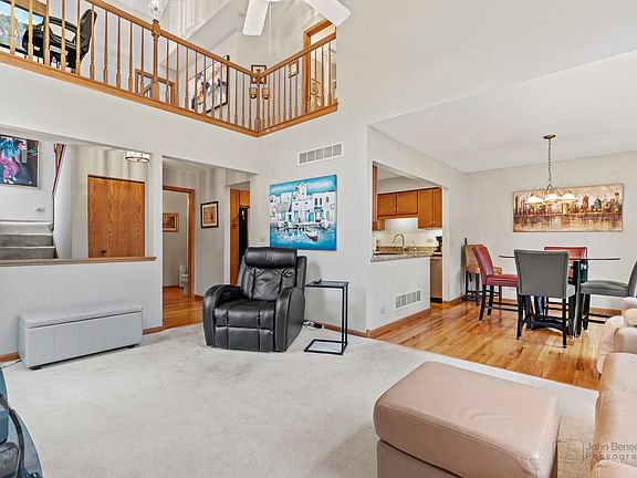 3rd image of 2258 Seaver Ln