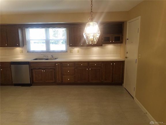 5th image of 121 E Schantz Ave Unit 1